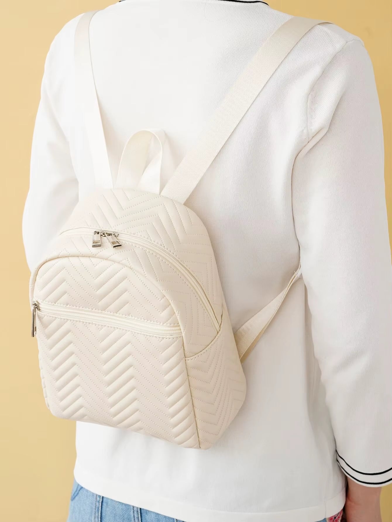 Beige Fashion Simple Classic Quilted Leather Women'S Backpack Classic Backpack Schoolbag Suitable for Traveling and Shopping